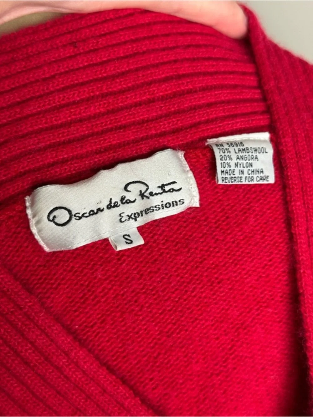 Oscar de la Renta Red V‑Neck Cable Knit Wool Blend Sweater